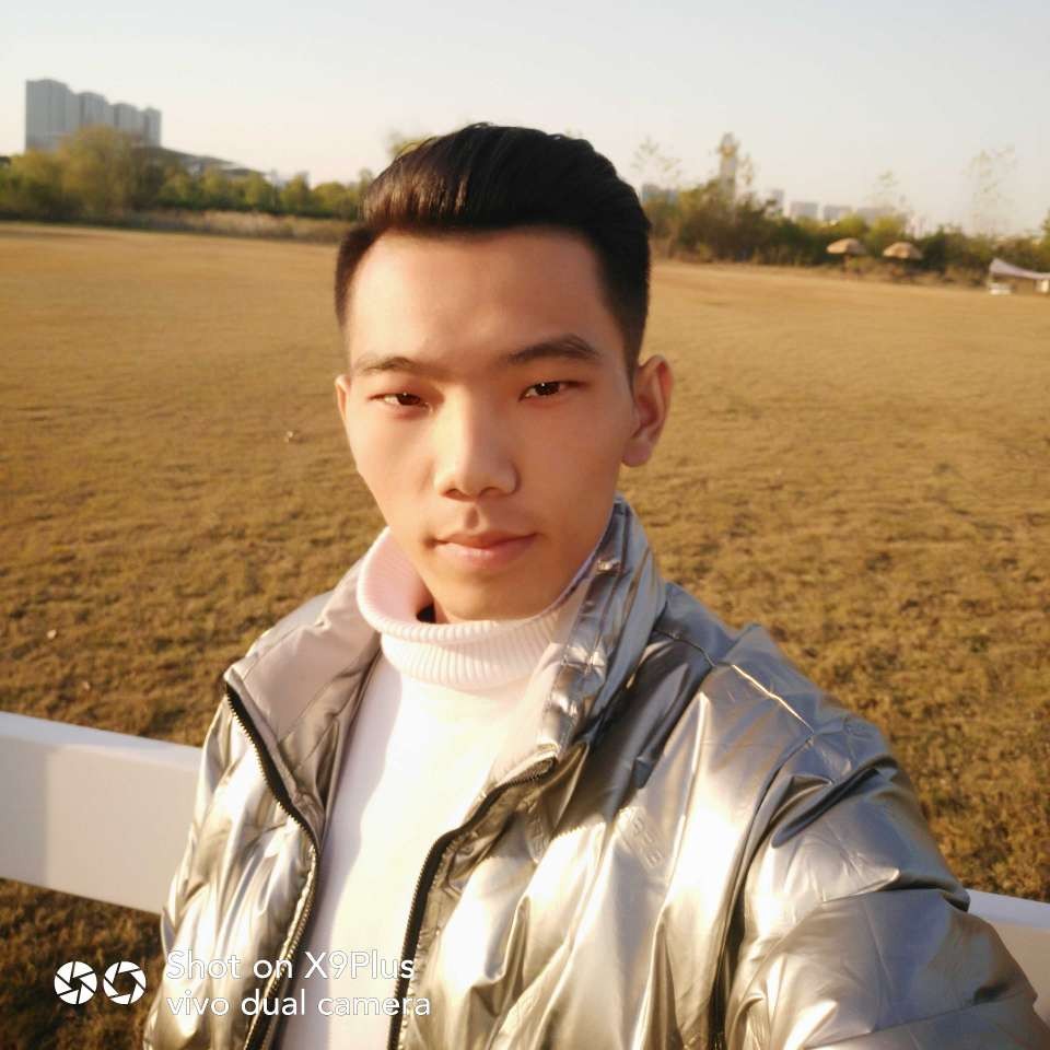 羽裳倾心动听的照片