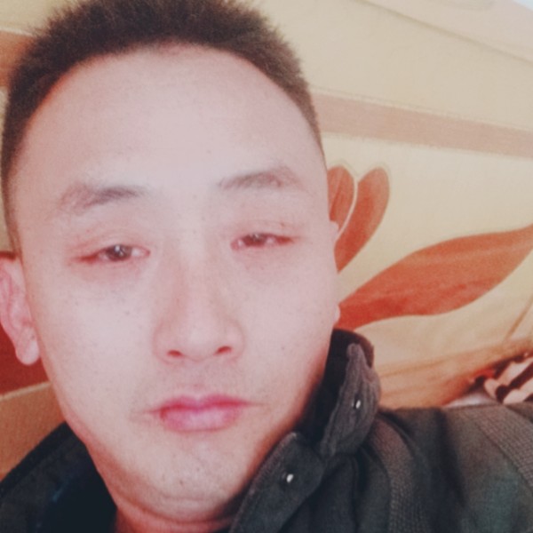 健壮請缥缈的照片