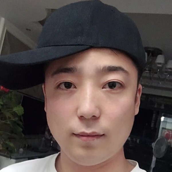 土豆加红鲤鱼的照片