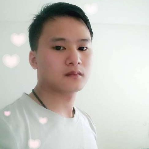 余溫蹙眉内向的照片