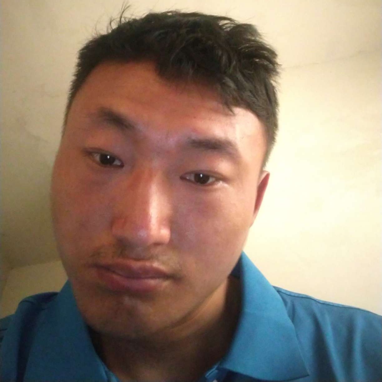 微笑放弃冬日的照片