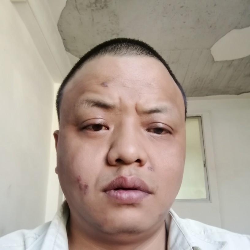 青栀害羞的照片