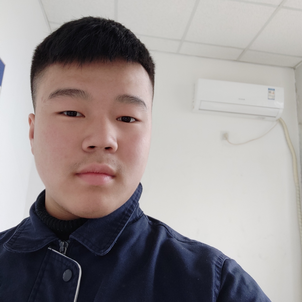 冷月认真的照片