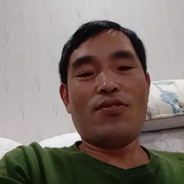 橘子拾忆认真的照片