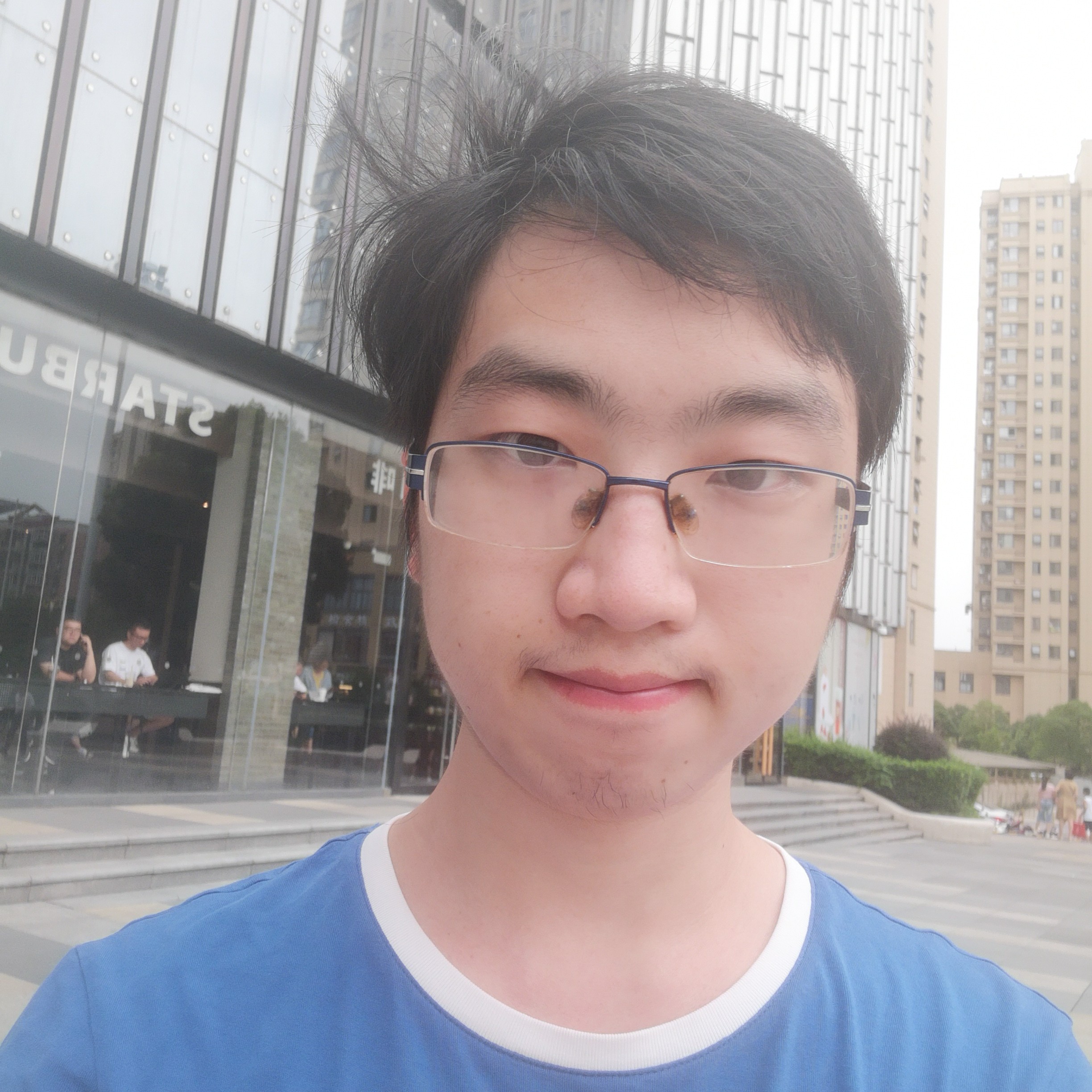 洛宇星尘的照片
