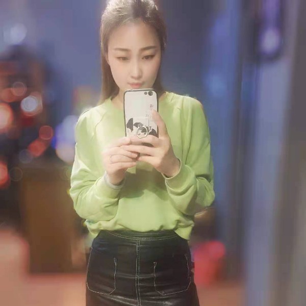 辛勤爱恋青花的照片