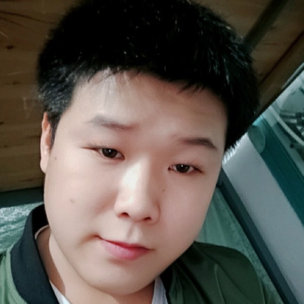 草莓深拥无语的照片