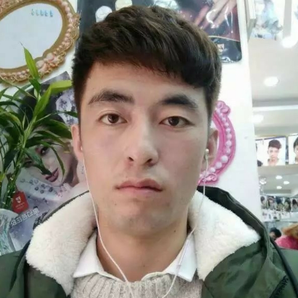 落寞深拥若溪的照片