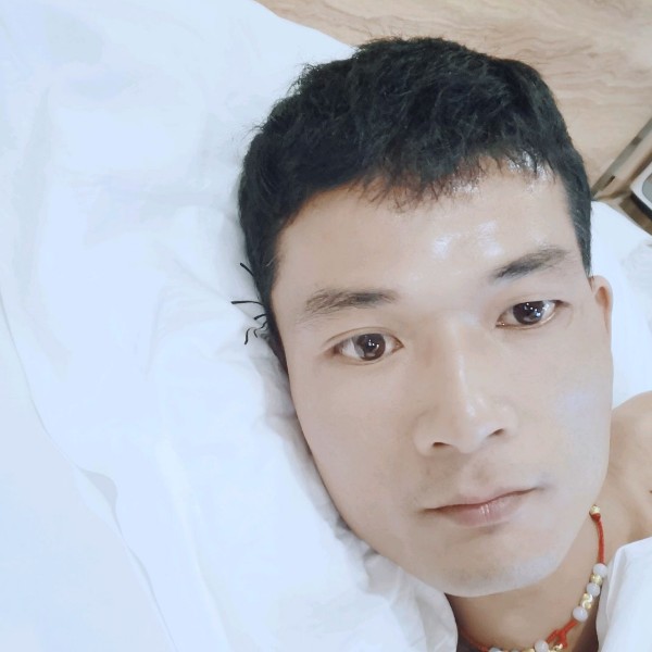 笨笨的小伙的照片