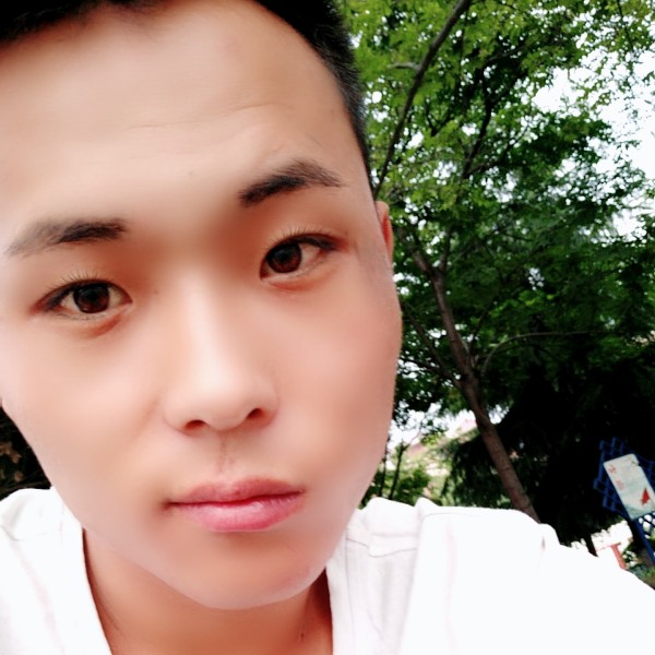 爱情路上一个人的照片