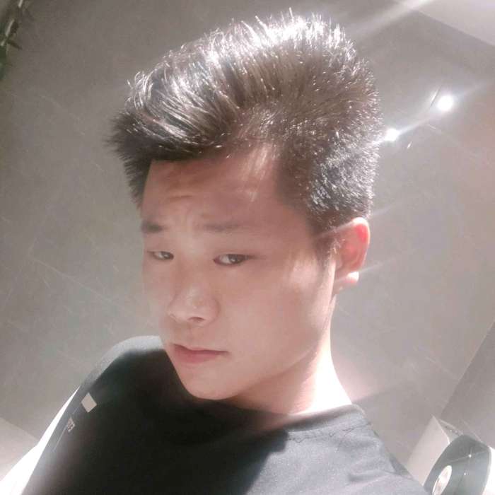 呆萌苦恋大象的照片
