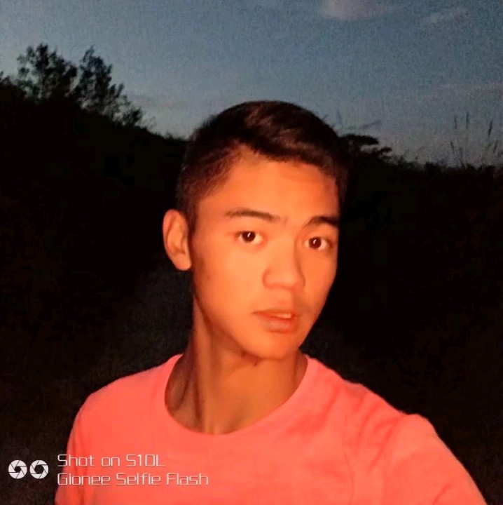 欣慰等待雨的照片