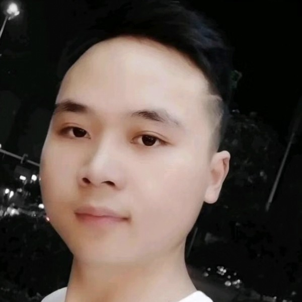 冷傲等待金毛的照片