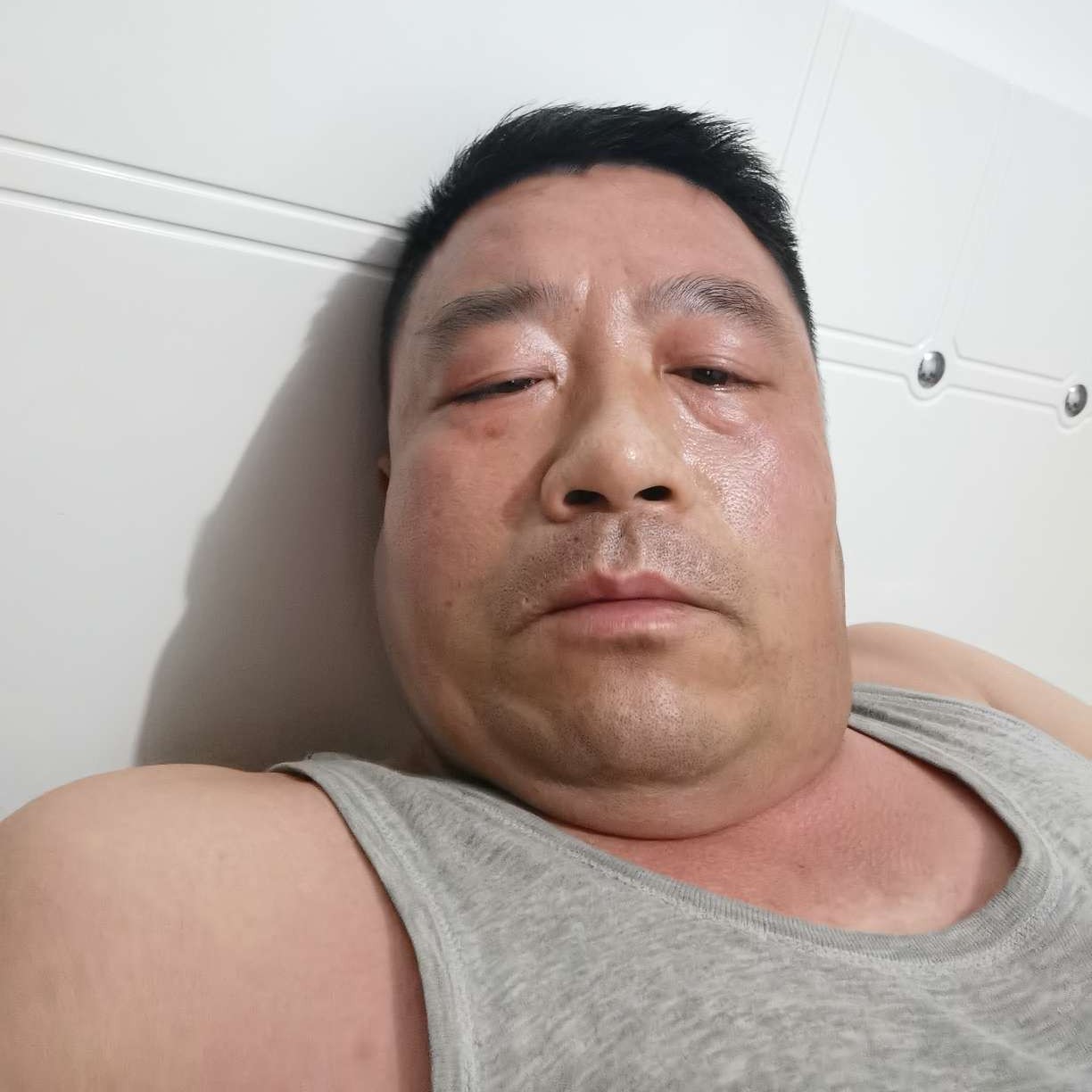 淡定泪了洛尘的照片