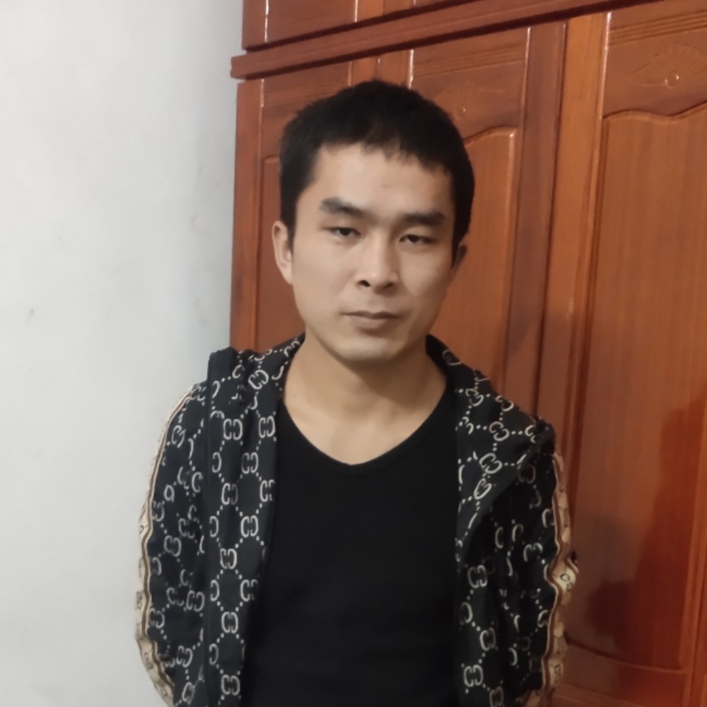 黑猫改变暴躁的照片