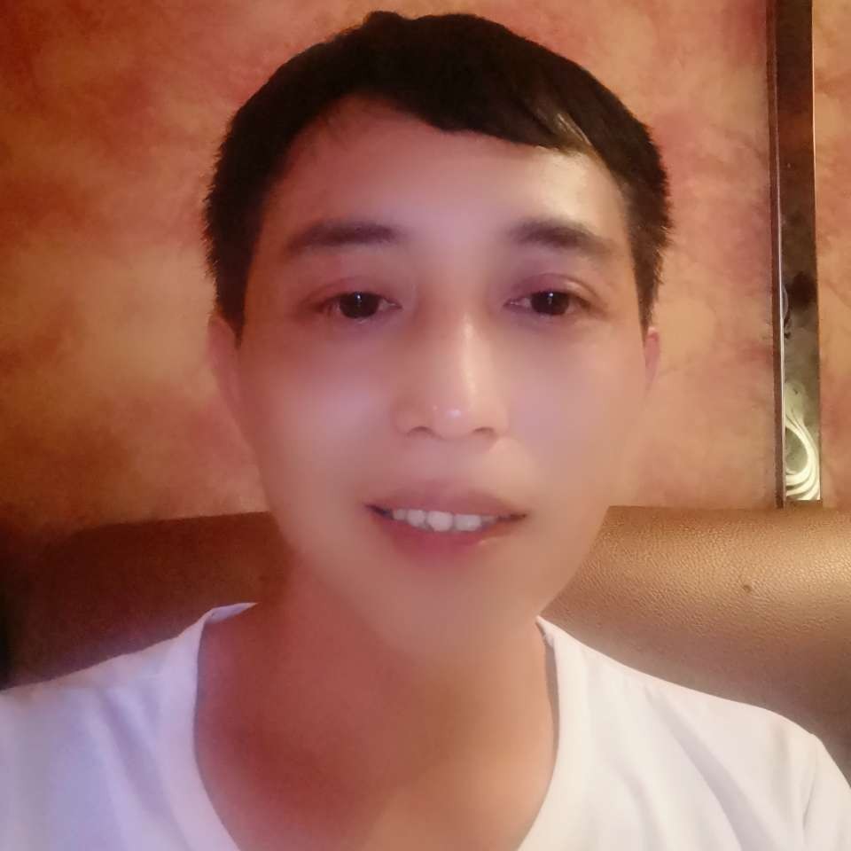 无辜的小蘑菇的照片
