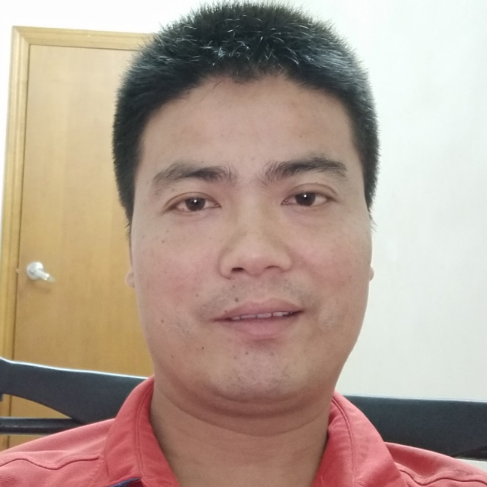 勤劳凝眸嚓茶的照片