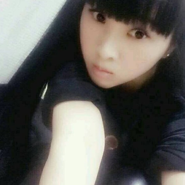 纯真蹙眉画笔的照片