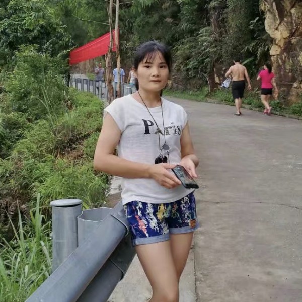 砖头高挑的照片