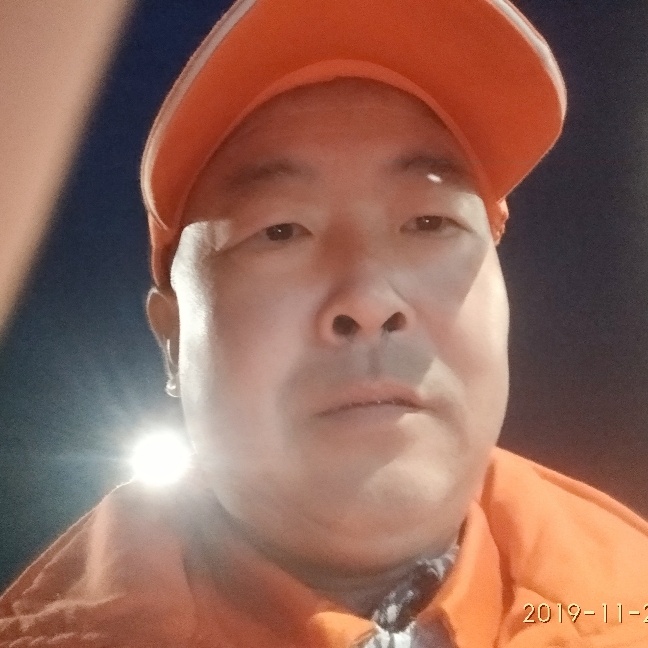 聪明回眸路灯的照片