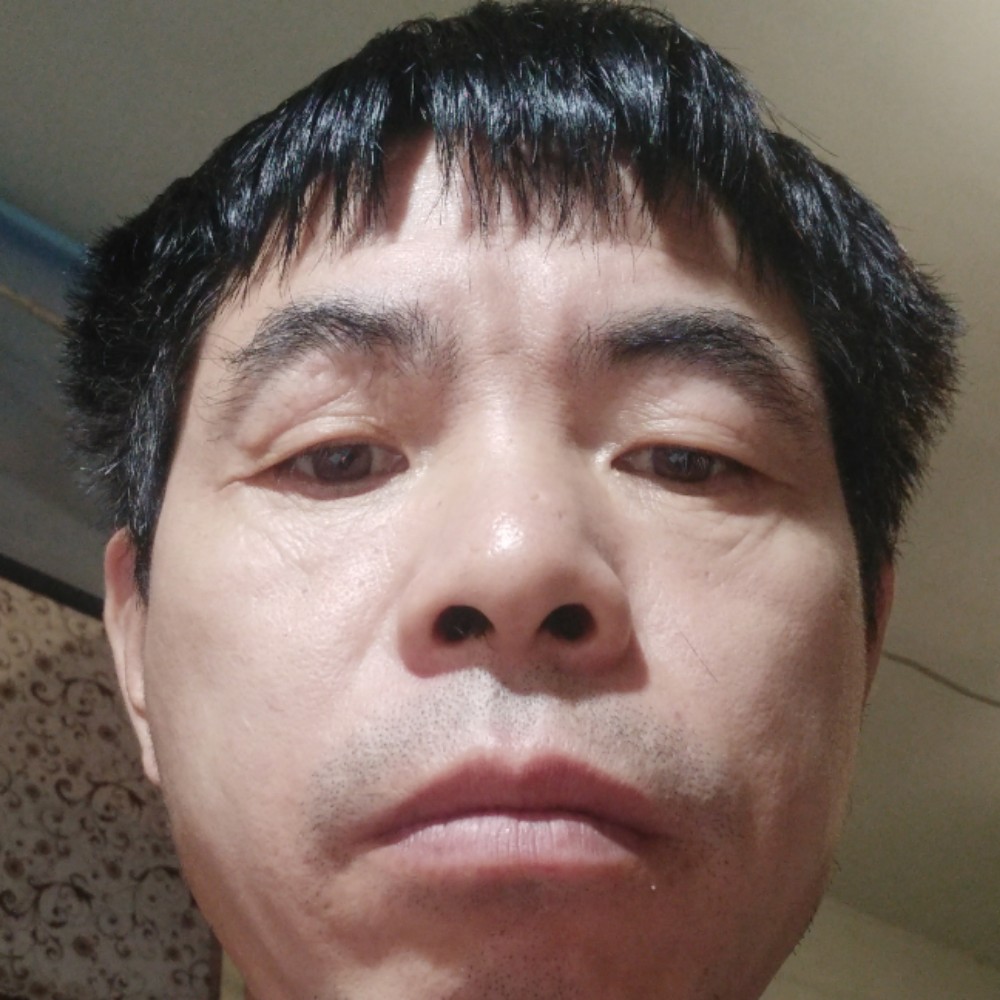 朋友苦恋闪闪的照片