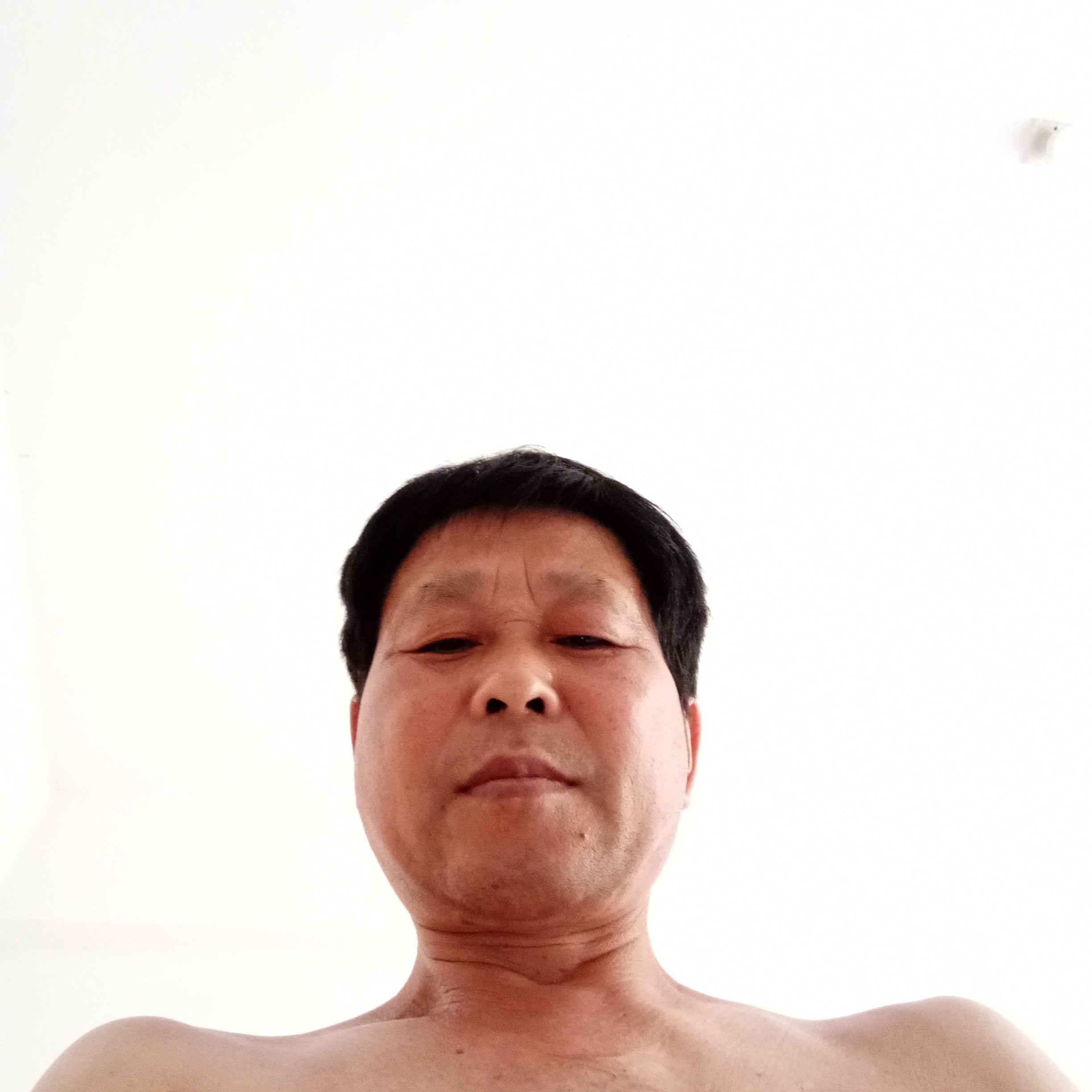 冷酷相许笑靥的照片