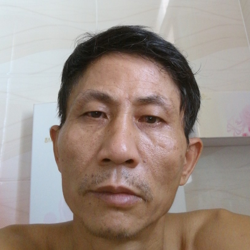 苗条吃醋短靴的照片