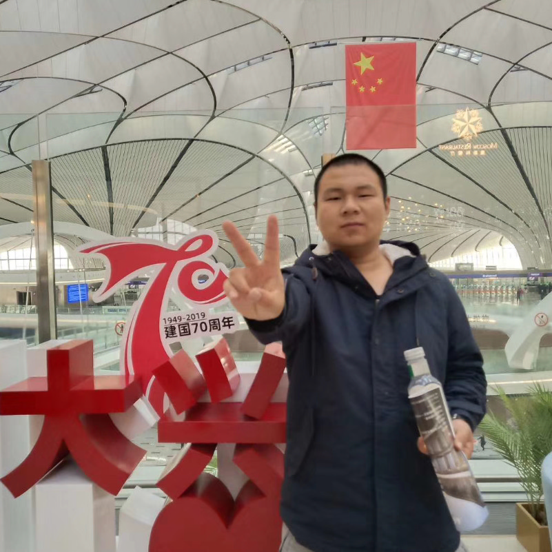 初夏蓝天，的照片