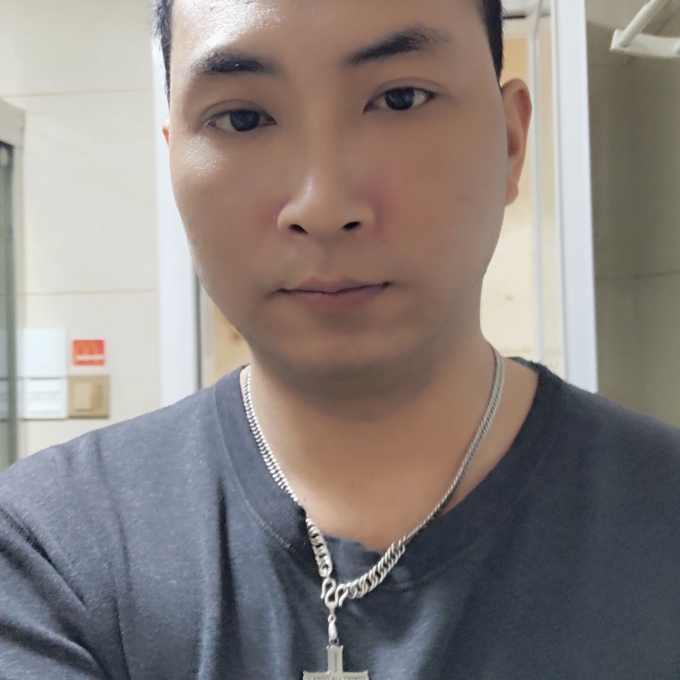 糊涂的路灯的照片