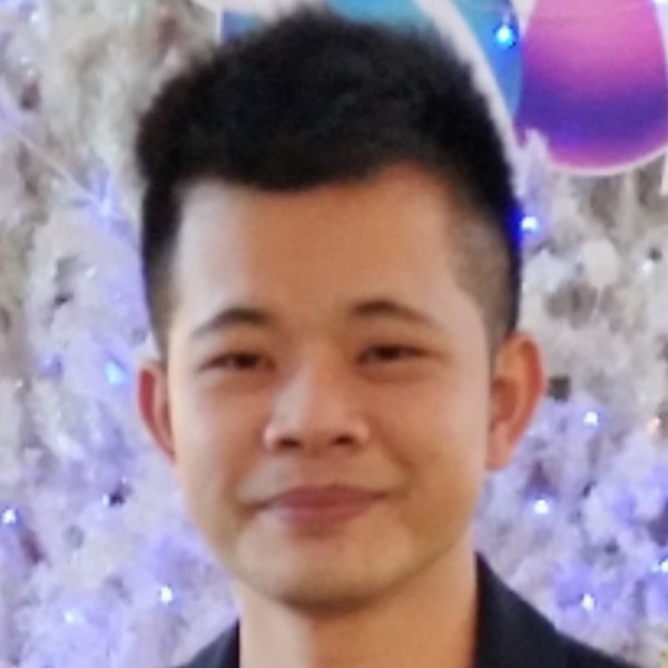 拼搏打巨人的照片