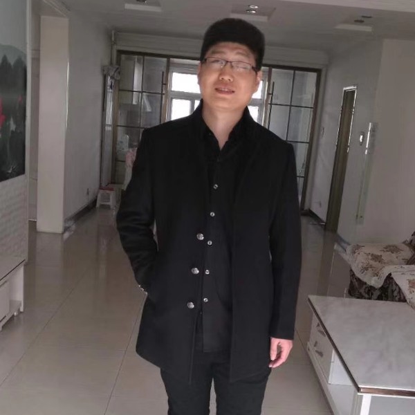 祁浩的照片