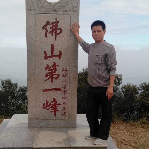 微笑回眸潇洒的照片