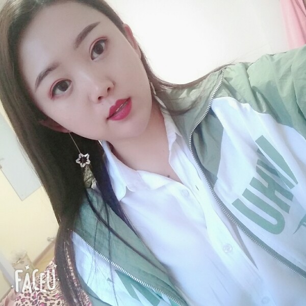 小璐璐c c的照片