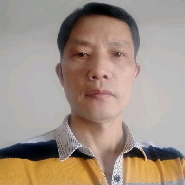 单身等待路灯的照片