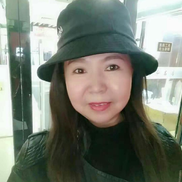 风中少女的照片