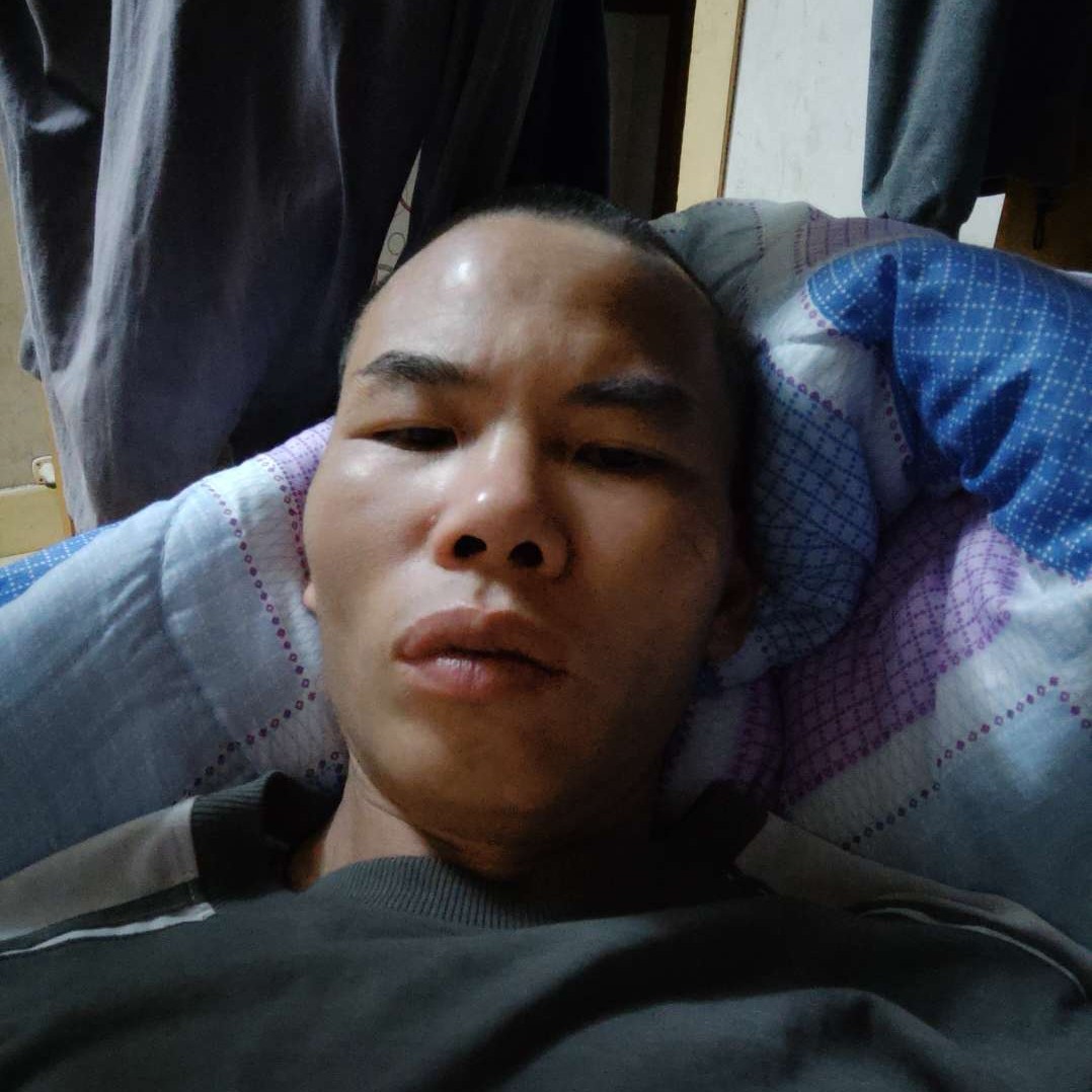 草丛向虚心的照片