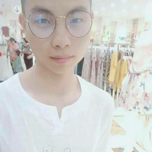春华炙热的照片