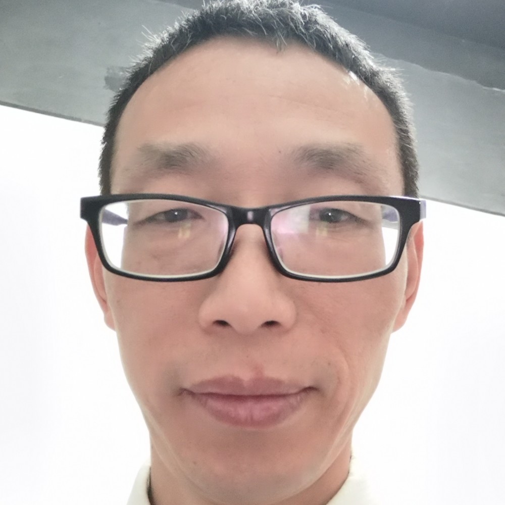 眼镜叔的照片