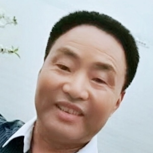 ，钱满箱的照片