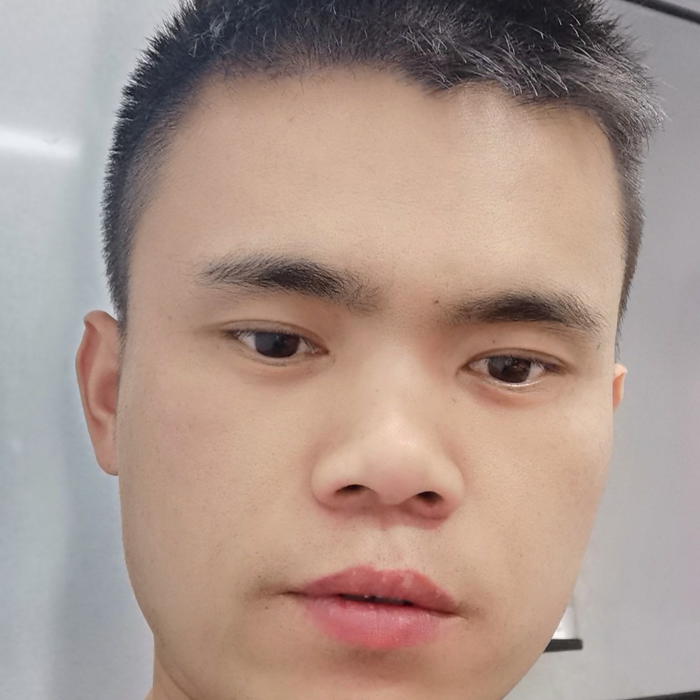 踏实漫步笑靥的照片