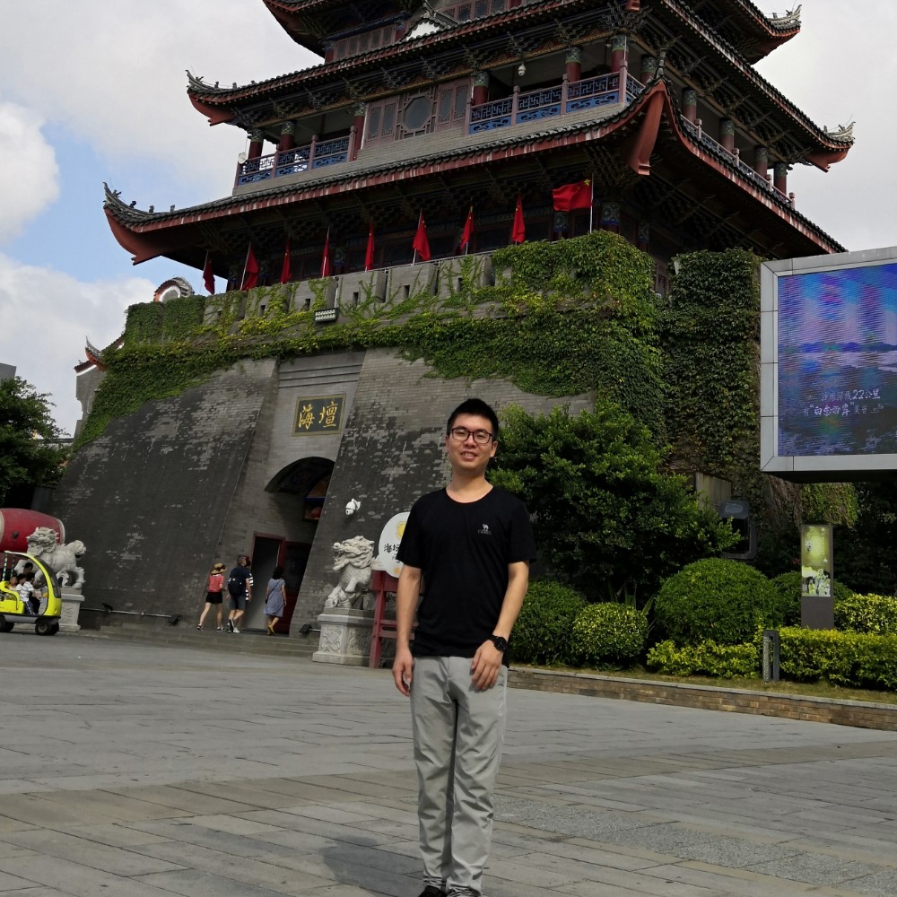 沐樱深拥精明的照片