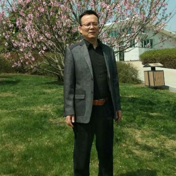 快乐回首楼房的照片