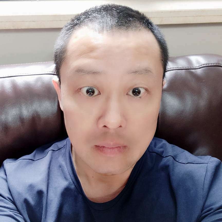 近黄昏的骄阳的照片