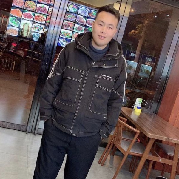 项链凝眸虚心的照片
