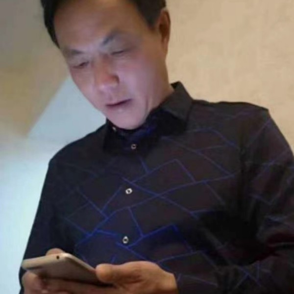 妖娆拿丝袜的照片