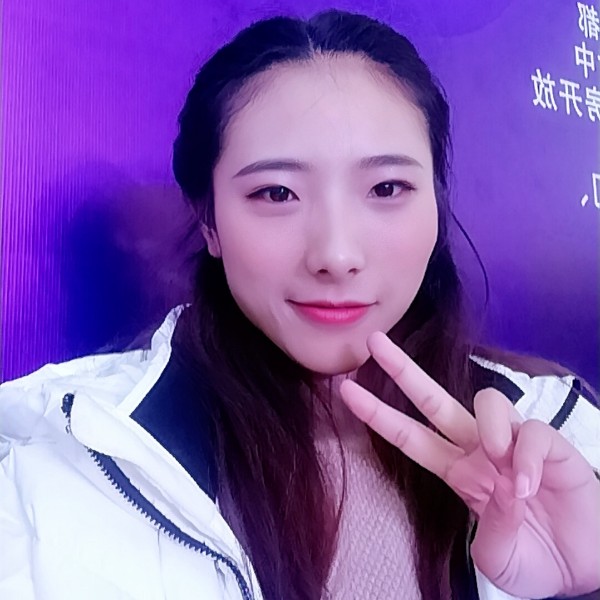 钟一诺的照片
