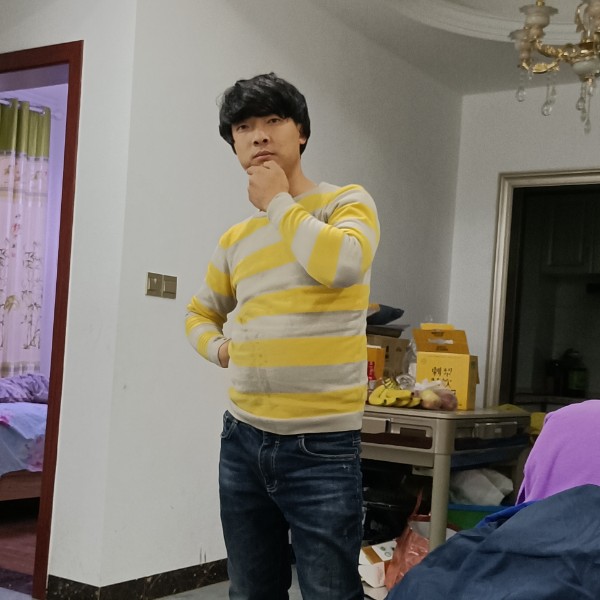 草莓保卫鲤鱼的照片