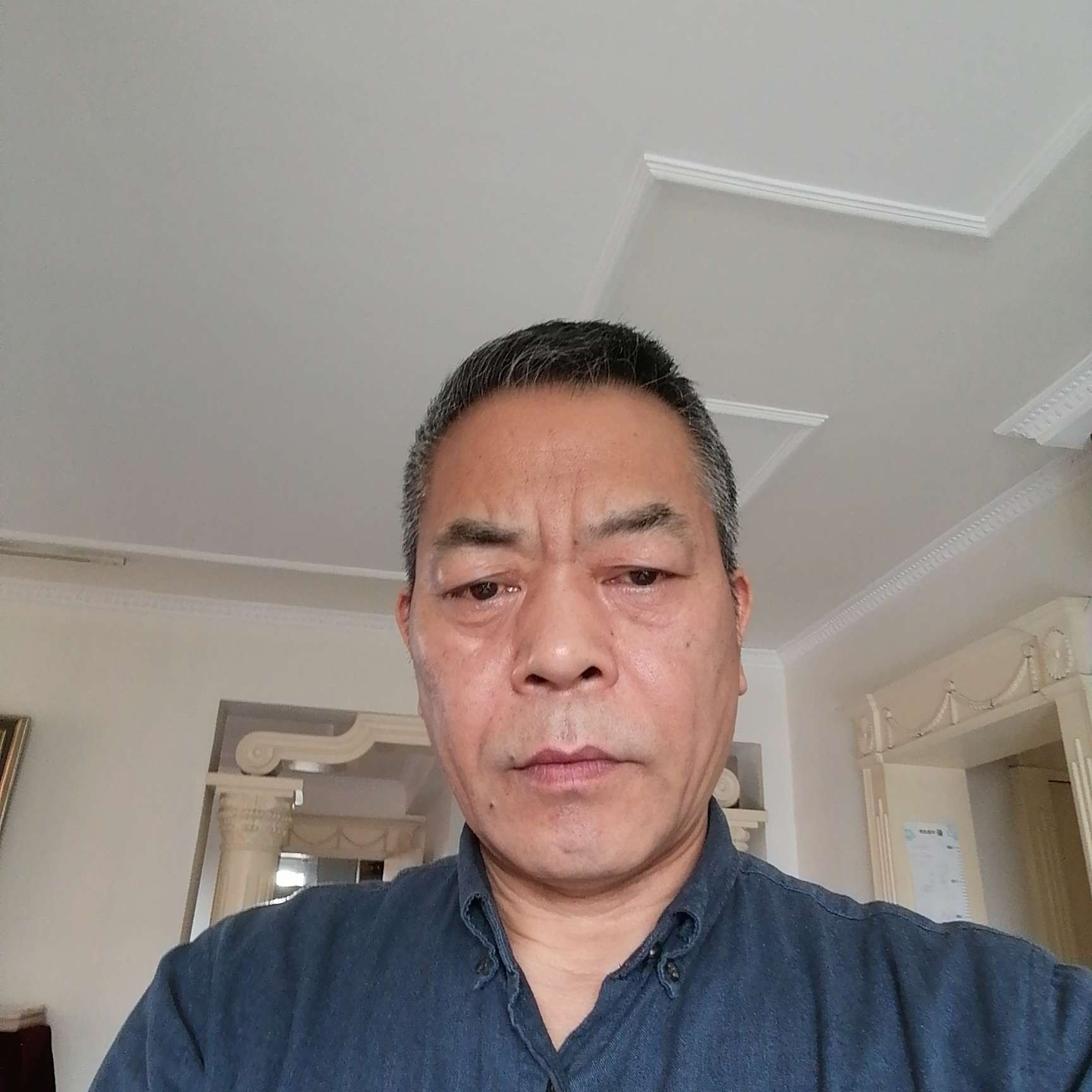 恬静放弃火车的照片