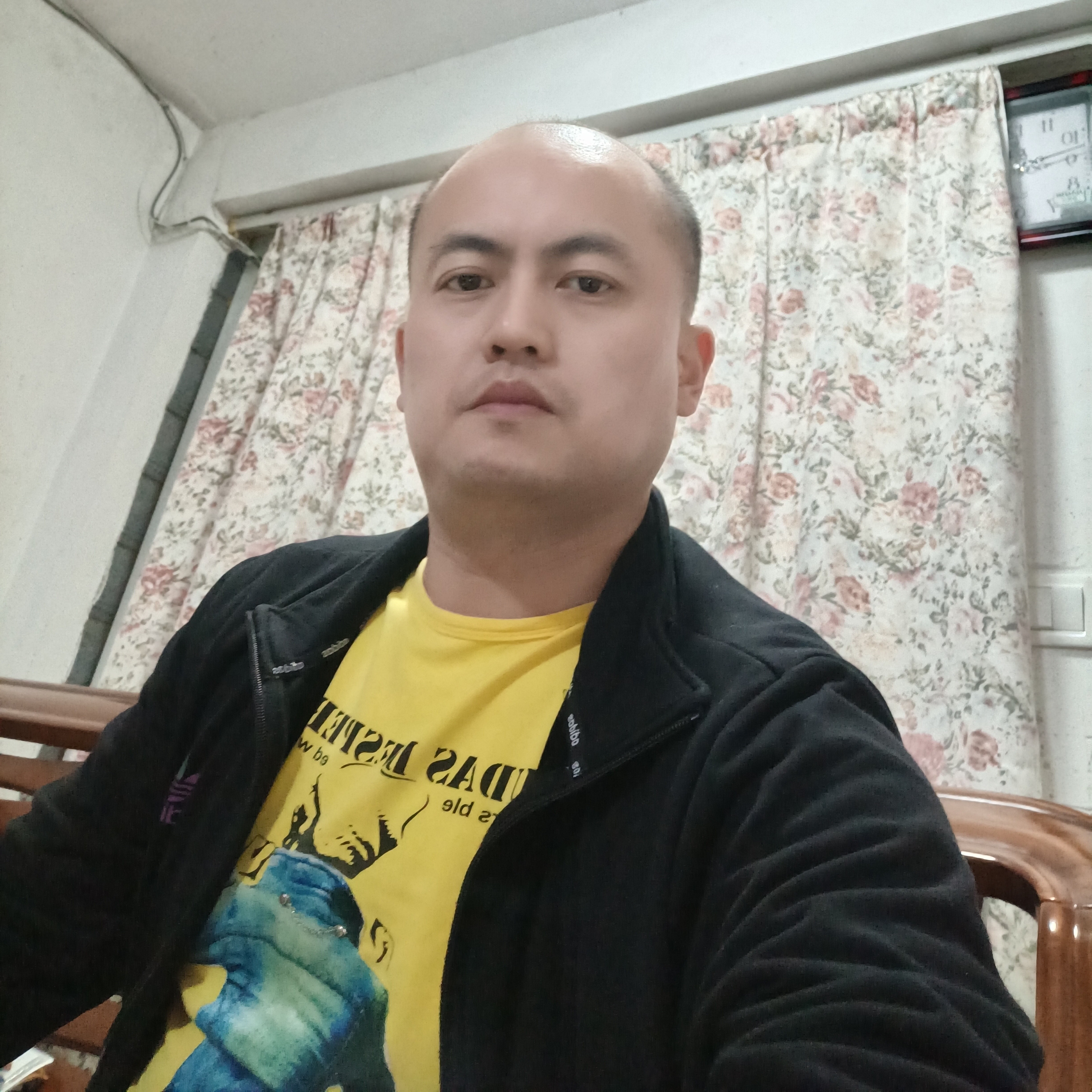 忧心深拥春天的照片