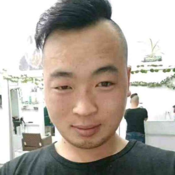 眼睛扯调皮的照片